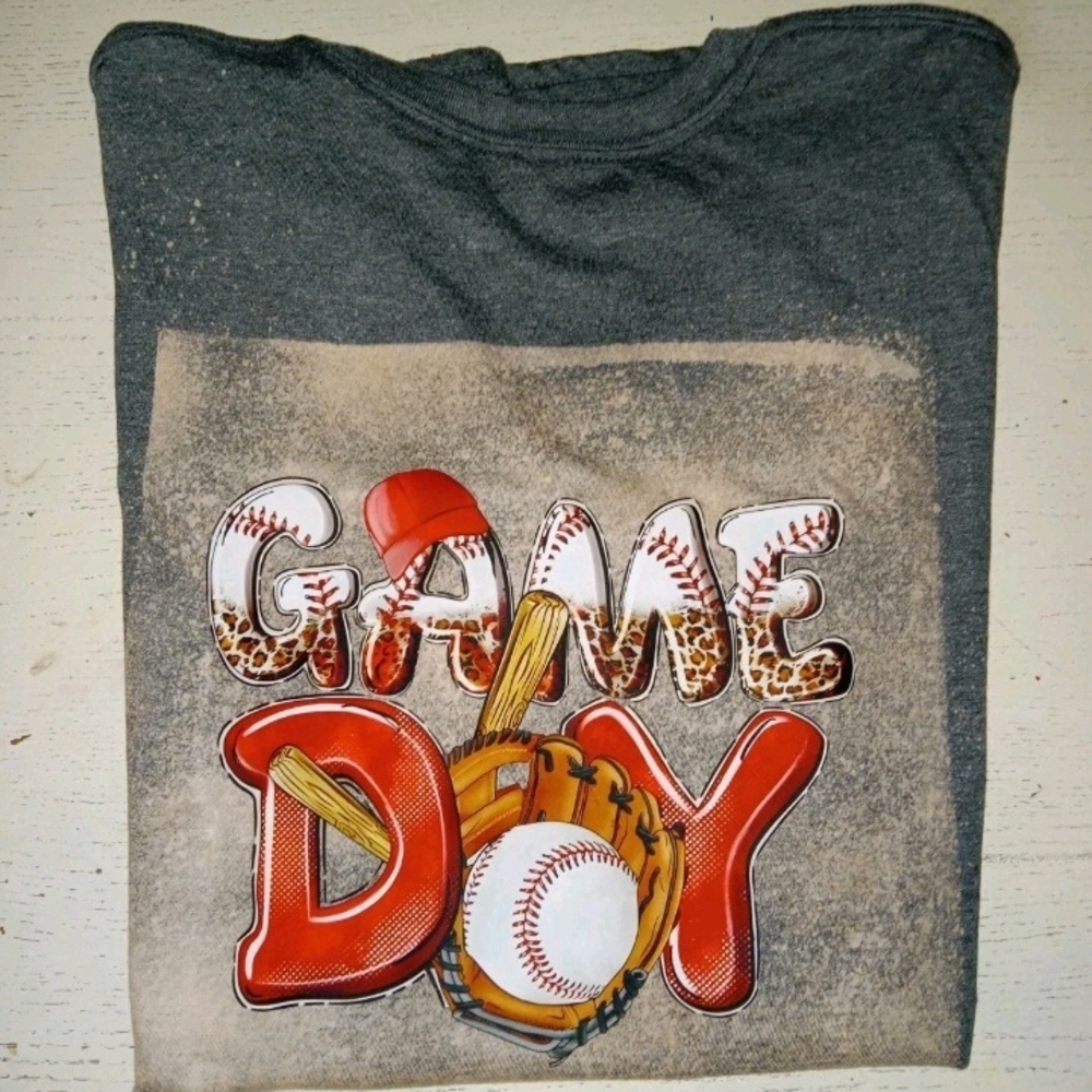 NEW! Game Day Gildan Women's Bleached  T-Shirt Sz Large